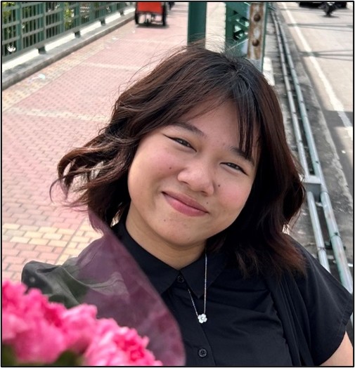 อัญมณี ไผ่ริน